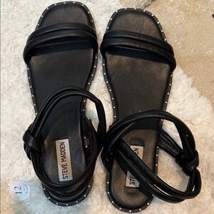 Steve Madden black strap sandals